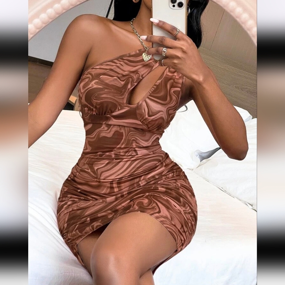 All Over Print Ruched One Shoulder Bodycon Dress - Picture 3 of 9